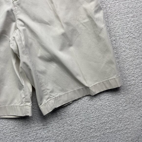 Tommy Hilfiger Shorts Mens 34 Beige Chino Bermuda Flat Front Casual Modern Fit - Picture 4 of 13